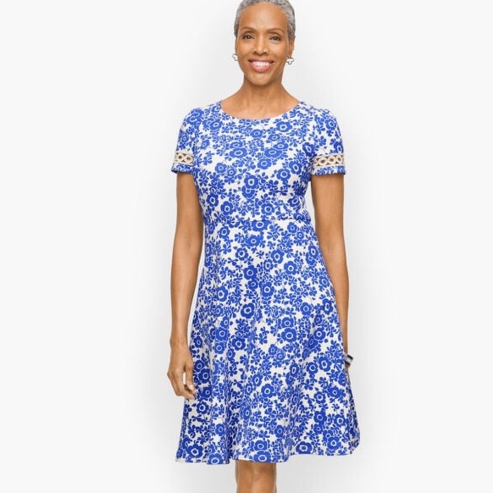 TALBOTS COTTON INTERLOCK FIT‎ & FLARE DRESS - BICOLOR FLORAL SIZE M NWOT